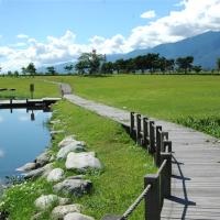 環島旅遊｜最高折300｜南迴海岸.多良車站.琵琶湖.大波池.客家菸樓.東大門夜市.山海百貨.漫遊花東三日｜台中出發