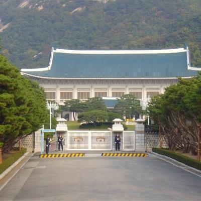 ３８女人節折８８８｜首爾京畿道｜濟扶島海上纜車.烏耳島海岸散步路.稻花農夫.極光道.明洞半日逛.黑白大廚白種元餐廳五日