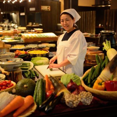 連休經典東北旅遊｜星野集團飯店.全程溫泉.弘前公園(天守閣).奧入瀨溪流.藤原之鄉.嚴美溪.弘南蘋果園鐵道.採果五日