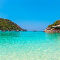 萌玩普吉趣｜豪華雙軌帆船遊珊瑚島、香蕉船海上巡曳、大象體驗營、AQUARIA水族館、夢幻嘉年華5日｜兩人成行｜虎航直飛