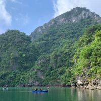 越南旅遊｜【潮時尚先鋒號】下龍灣海上VILLA、陸龍灣長安小舟遊船、國賓夜間派對、無購物五星五日(含簽)