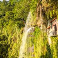 大人囝仔｜台北旅遊｜參觀總統府、IG秘境銀河洞、參拜龍山寺、剝皮寮歷史街區、南港老爺二日遊｜高雄台南出發