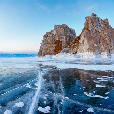 折5,000》贈小費》西伯利亞、貝加爾湖經典8日｜夢幻藍冰奇景、奧利洪島連泊、氣墊船特殊體驗、東方巴黎伊爾庫茨克