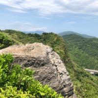 基隆旅遊｜贈人氣芋泥球！最新地標基隆塔.老鷹岩步道.仁愛市場大啖美食1日｜大人囝仔