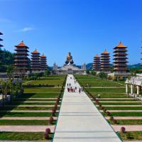 高雄旅遊｜佛陀紀念館.彌陀漁港海岸光廊.安平老街.台江水上屋二日｜大人囝仔