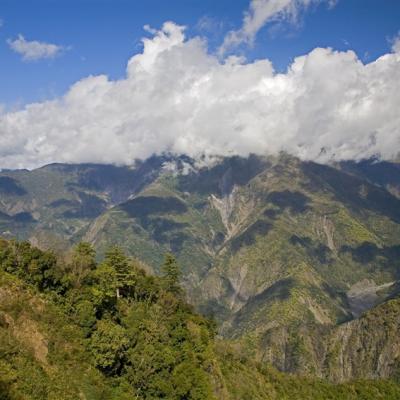 台東｜藍皮解憂號.南橫美景.六口溫泉.埡口雲瀑大關山.知本金聯世紀酒店2日｜高雄出發｜四人成行（９人商務車）