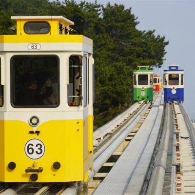 早鳥玩樂369｜釜山旅遊｜海雲台膠囊列車．甘川洞．韓服體驗遊古宅．紅白燈塔．嚐鮮長腳蟹(一站購物彩妝)五日｜高雄