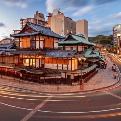 日本旅遊｜瀨戶內海風情~寒霞溪纜車.大步危遊船.松山城.DIY烏龍麵.道後溫泉五日｜台中出發