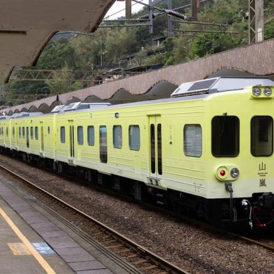 山海甜點環島|雙鐵路~山嵐號x藍皮·雙拉拉車~縱谷池上x濱海鹽田·國本卑南三合院·橫山屏花季·阿聰師平安餅4日