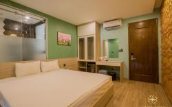 Golden Hotel 2