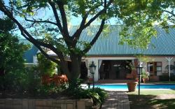 Sunninghill Guest Lodge 