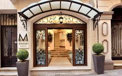 Mirrors Hotel