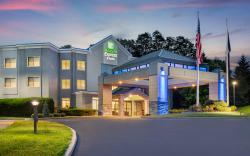 Holiday Inn Express & Suites Hawthorne - Elmsford North by IHG