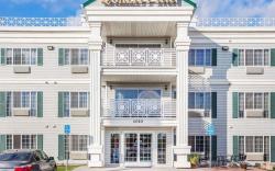 Quality Inn & Suites Tulare