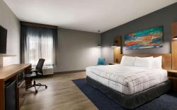 La Quinta Inn & Suites by Wyndham College Station North