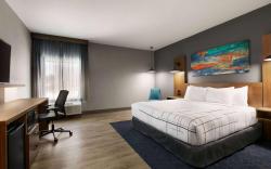 La Quinta Inn & Suites by Wyndham College Station North