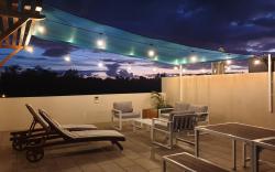 WESTWOOD APPARTMENT PENTHOUSE WITH PRIVATE ROOFTOP