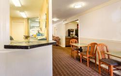 Howard Johnson by Wyndham Malden Boston Area