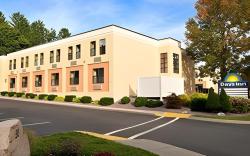 La Casa Inn & Suites-Middleboro