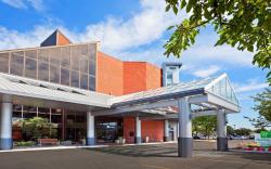 Holiday Inn Oakville Centre By IHG