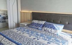 Comfy Apartment above Pakuwon Mall (with wifi)