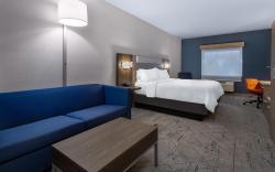 Holiday Inn Express Hotel & Suites Center Township By IHG