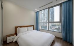 3 Huge Bed room Apartment at Landmark CP Vinhomes