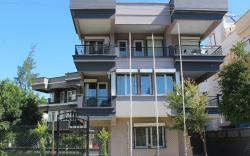 El Mundo Suites