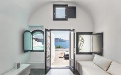 Chelidonia Luxury Suites