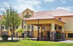 La Quinta Inn & Suites by Wyndham LaGrange / I-85