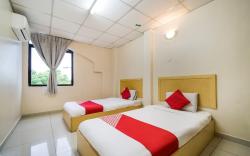 OYO 301 River Inn Hotel