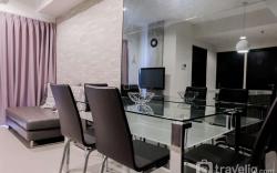 Bright 2BR Apt at Paramount Skyline By Travelio