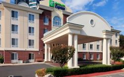 Holiday Inn Express Tower Center New Brunswick By IHG