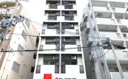 MrKINJO Miki24 in front of Makishi Station