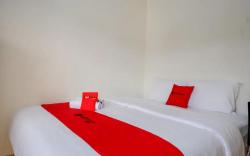 RedDoorz near Alun Alun Kudus 2