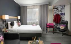Moxy York