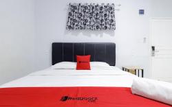 RedDoorz Plus near Thamrin Plaza Medan