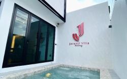 J Jacuzzi Villa Ranong 