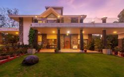 StayVista's Valencia Villa with Gazebo and Games