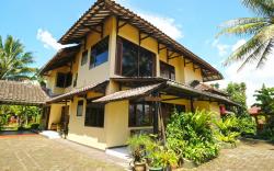 Aquarius Orange Hotel & Villa