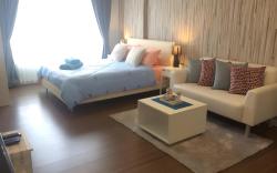 Baan Thew Lom by Nidarat