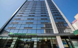 Wingate by Wyndham Long Island City