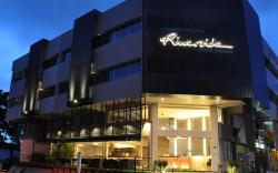 Riverside Boutique Hotel