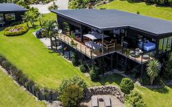 Cable Bay Views Luxury Accommodation