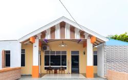 RedDoorz Plus near Universitas Methodist Medan