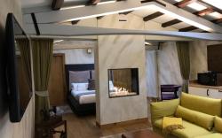 RUBINO Suite with Water view & Fireplace