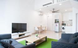 Huge Duplex iCity Shah Alam 8 people by SmartHome 