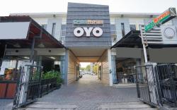 SUPER OYO 2075 Graha Marina