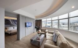 New Season Hotel