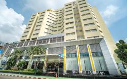 Summit Pavilion Hotel